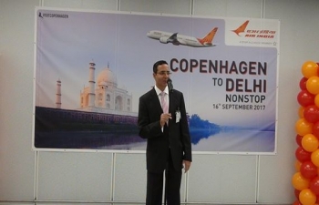 Ambassador Ajit Gupte launching the Air India direct flight from Copenhagen to Delhi at Copenhagen Airport 16th September 2017