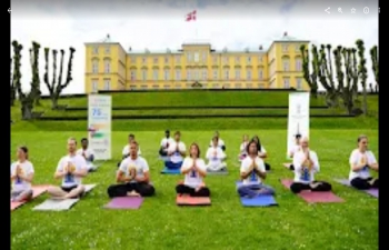 To celebrate IDY2022, Yoga enthusiasts congregated at the idyllic Frederiksberg Castle in Copenhagen and performed yoga in harmony with nature