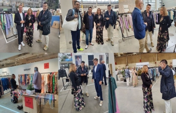 Ambassador Pooja Kapur visited the Copenhagen International Fashion Fair and met its Director Christian Maibom and leading Danish design and clothing brands, to encourage them to source more of India’s famed high-quality weaves, fabrics and apparel. She also interacted with Indian producers attending the event looking for a larger footprint in Scandinavia. #IndiaDenmark #dkbiz.