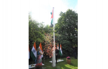 Independence Day 2023 was celebrated with great patriotic fervour in Copenhagen in which hundreds of Indian nationals, diaspora members & friends of India participated enthusiastically. Ambassador Pooja Kapur unfurled the #Tiranga and read out Hon’ble President’s address to the nation. A vibrant cultural programme marked with singing of patriotic songs and diaspora members taking selfies with the Tiranga at the Embassy, concluded the event. #77thIndependenceDay #HarGharTiranga #MeriMaatiMeraDesh #NewIndia.