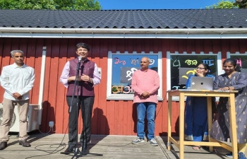 Ambassador Manish Prabhat praised the efforts of the students and teachers in promoting Indian languages in a language festival
