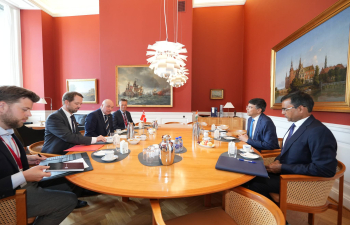 Ambassador Manish Prabhat called on H.E. Mr. Soren Gade, Speaker of the Danish Parliament at Christiansborg Castle.